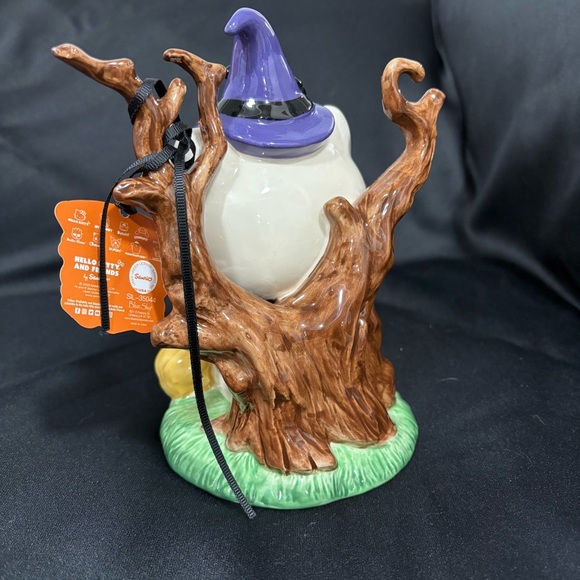 Brand New-Hello Kitty Halloween Witch Decor - Picture 3 of 4